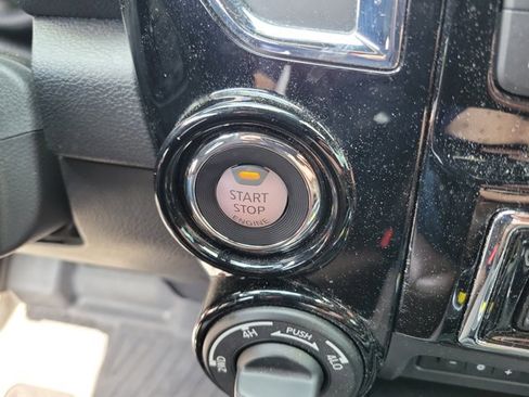 Used 2023 Nissan Titan Platinum Reserve w/ Moonroof Package AWD/4WD image 31