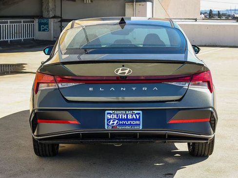 New 2026 Hyundai Elantra SEL Sport Premium FWD image 5