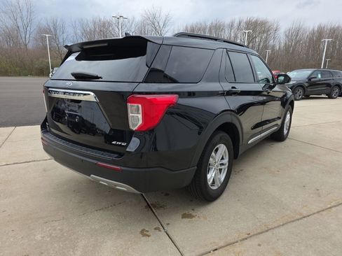 Used 2023 Ford Explorer XLT w/ Equipment Group 202A image 5