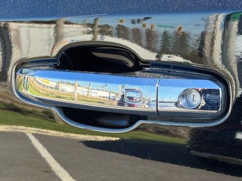 Used 2020 GMC Sierra 1500 SLT w/ SLT Premium Plus Package image 17