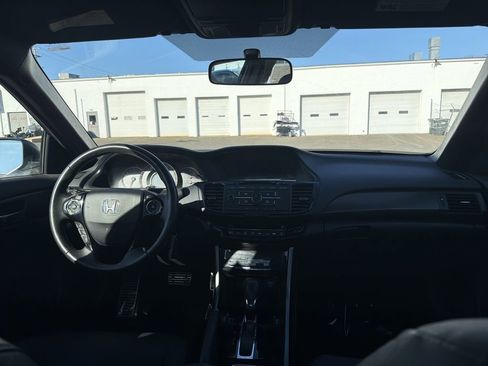 Used 2017 Honda Accord Sport Special Edition image 18