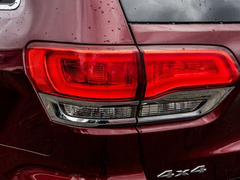 Used 2018 Jeep Grand Cherokee Limited w/ Trailer Tow Group IV image 8