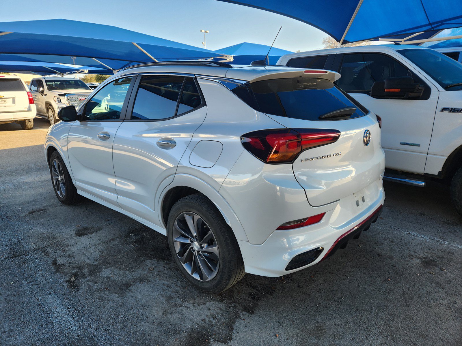 Used 2020 Buick Encore GX Select w/ Sport Touring Package FWD image 3