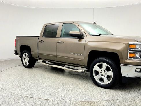 Used 2015 Chevrolet Silverado 1500 LT w/ LT Convenience Package image 3