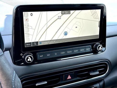 Used 2023 Hyundai Kona Limited FWD image 17