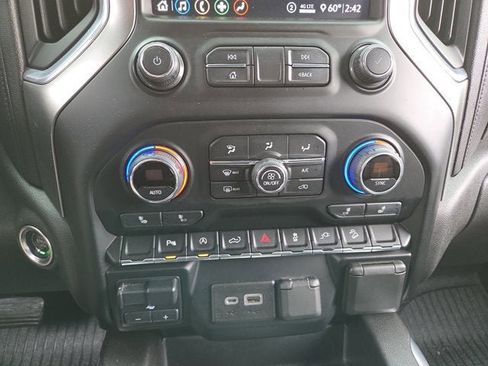 Used 2020 Chevrolet Silverado 1500 LT Trail Boss image 16