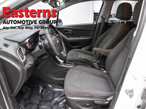 Used 2020 Chevrolet Trax LS w/ Tint and Cruise Package AWD/4WD image 14