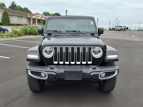 Used 2022 Jeep Wrangler Unlimited Sahara w/ LED Lighting Group AWD/4WD image 32