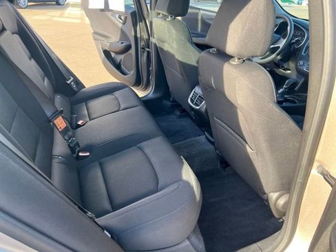 Used 2025 Chevrolet Malibu LT image 16