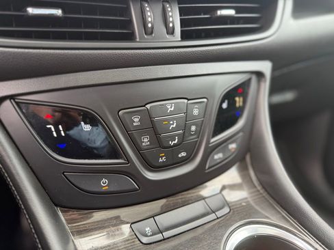 Used 2020 Buick Envision Premium image 21