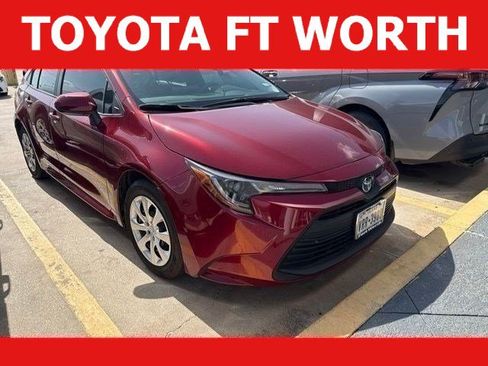 Used 2025 Toyota Corolla LE FWD image 1