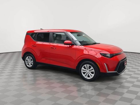 Used 2024 Kia Soul LX FWD image 32