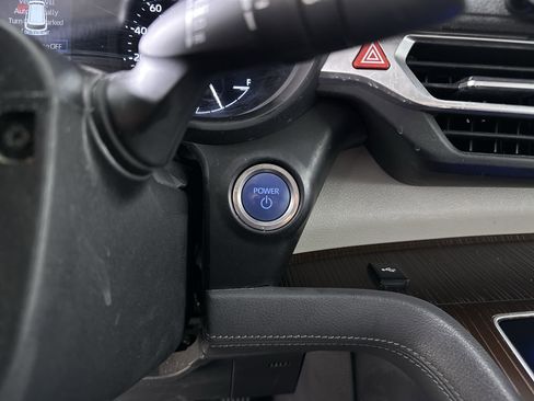 Used 2022 Toyota Sienna LE image 52