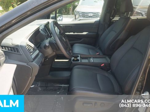 Used 2024 Honda Odyssey Sport image 15