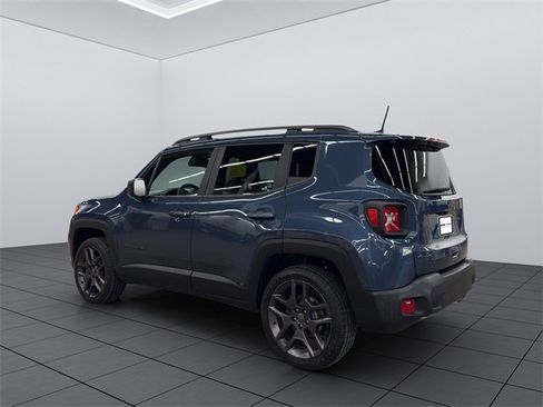 Used 2021 Jeep Renegade Latitude image 4