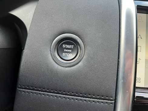 Used 2023 Land Rover Discovery Sport S image 33