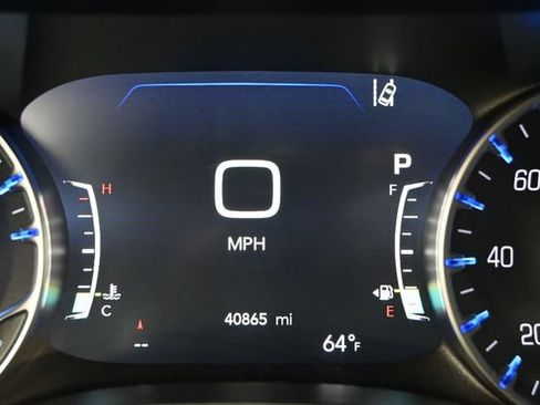 Certified 2024 Chrysler Pacifica Touring-L FWD image 13