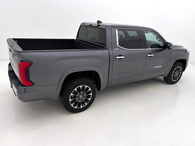 Used 2025 Toyota Tundra Limited AWD/4WD image 6