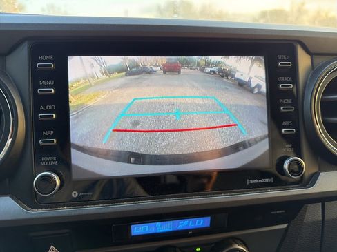 Used 2021 Toyota Tacoma TRD Sport image 12