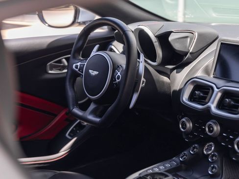 Used 2019 Aston Martin V8 Vantage Coupe RWD image 47