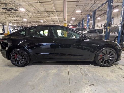 Used 2022 Tesla Model 3 Performance image 2