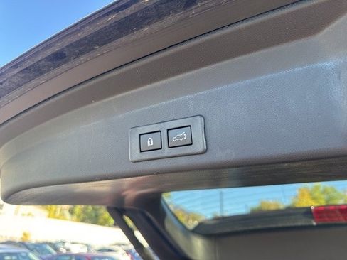 Used 2023 Subaru Ascent Premium w/ Convenience Package image 14