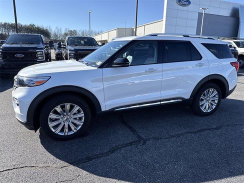 Used 2024 Ford Explorer Limited w/ Equipment Group 301A image 4