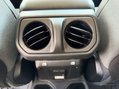 Used 2024 Jeep Wrangler Unlimited Rubicon w/ Safety Group AWD/4WD image 13