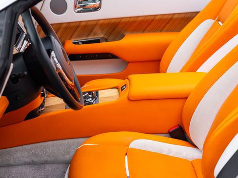 Used 2017 Rolls-Royce Dawn RWD image 63