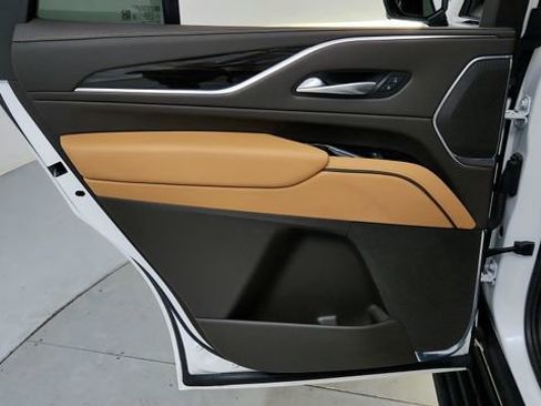 Certified 2023 Cadillac Escalade Premium Luxury w/ Performance Package image 19