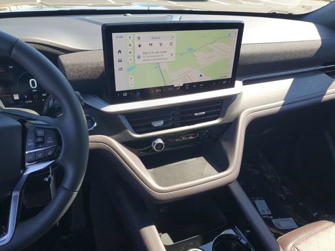 Used 2026 Ford Explorer Platinum RWD image 24