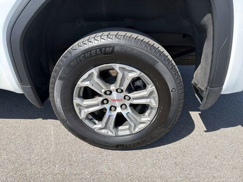 Used 2025 GMC Sierra 1500 SLT image 25