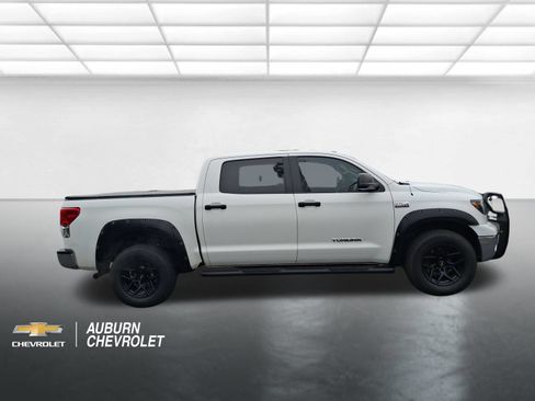 Used 2010 Toyota Tundra 4x4 CrewMax image 2