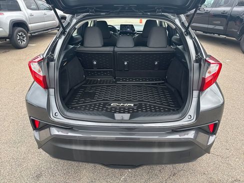 Used 2021 Toyota C-HR LE image 7