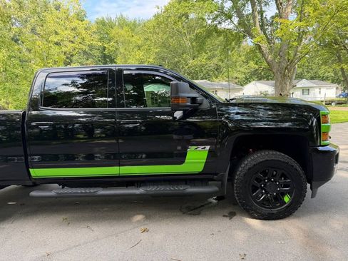 Used 2017 Chevrolet Silverado 2500 LTZ w/ Duramax Plus Package AWD/4WD image 84