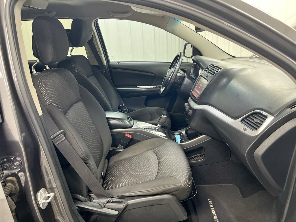 Used 2015 Dodge Journey SXT w/ Flexible Seating Group FWD image 21