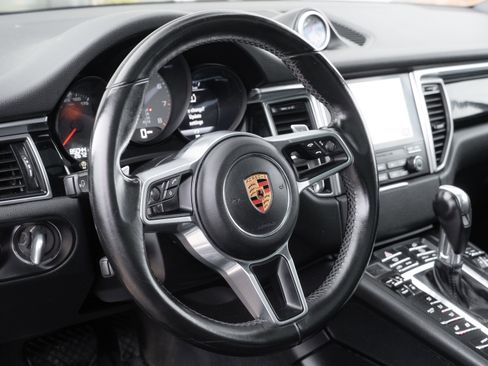 Used 2018 Porsche Macan S image 11