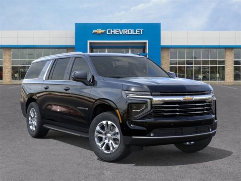New 2026 Chevrolet Suburban LT image 7