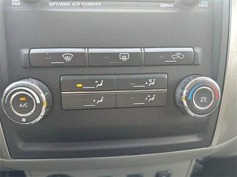 Used 2012 Nissan Frontier SL image 18