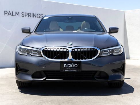 Used 2020 BMW 330i Sedan w/ Convenience Package RWD image 4