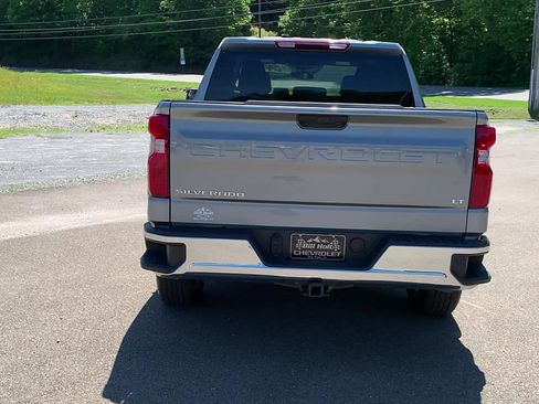 Used 2025 Chevrolet Silverado 1500 LT AWD/4WD image 3