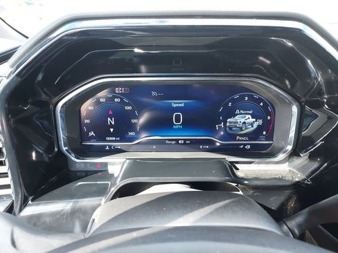 Used 2025 Chevrolet Silverado 2500 ZR2 w/ Technology Package AWD/4WD image 21