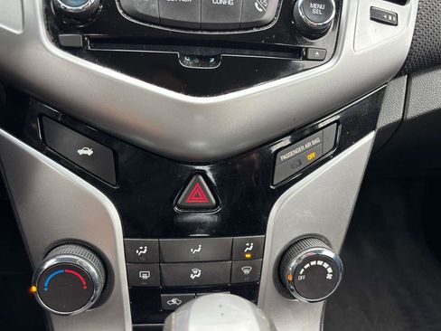 Used 2015 Chevrolet Cruze LT image 21