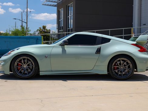 Used 2017 Nissan 370Z NISMO RWD image 4