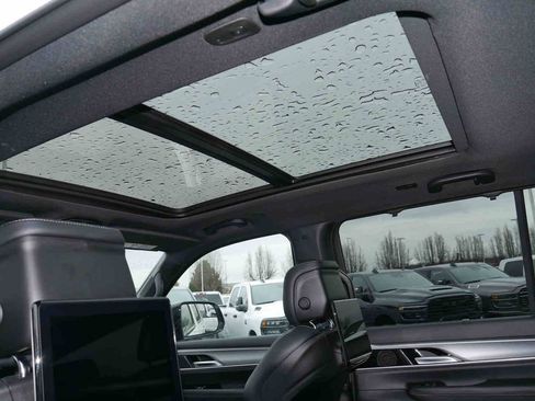 New 2025 Jeep Wagoneer L Series II w/ Convenience Group I image 16