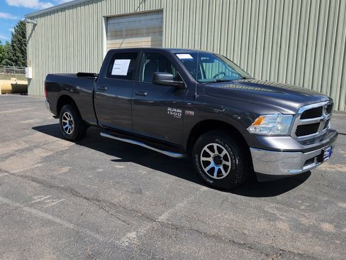 Used 2019 RAM 1500 Classic SLT AWD/4WD image 14