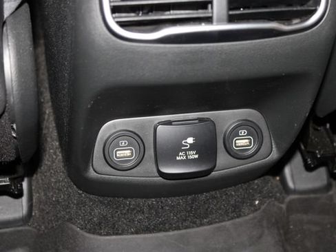 Used 2023 Hyundai Santa Fe Calligraphy FWD image 11