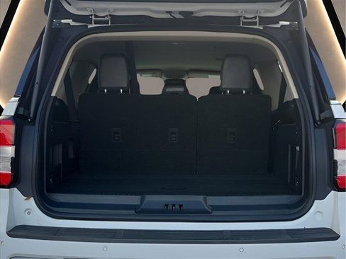 Used 2024 Ford Expedition Max XLT RWD image 7