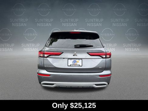 Used 2024 Mitsubishi Outlander SE AWD/4WD image 4