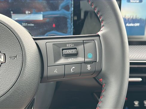 New 2025 Nissan Kicks SR w/ Illumination Package image 18